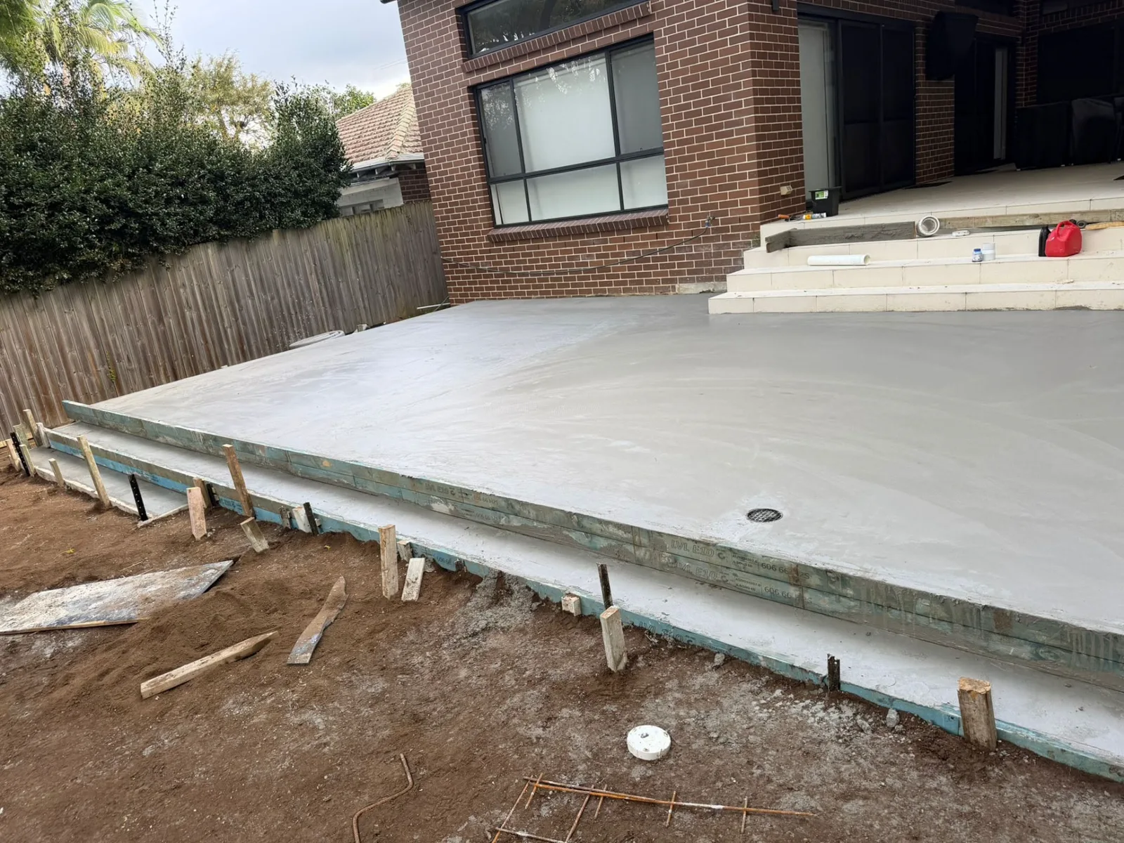 Ausee stepped concrete patio slab